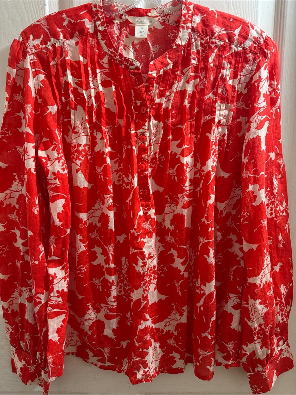 Caslon Red and White Floral Pintuck Button-Front Line Shirt Blouse